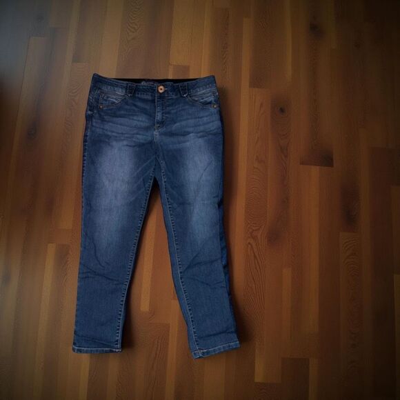 Democracy “Ab” Solution  Medium Wash Ankle Crop Jeans Size 10 33x26 #7 - Picture 1 of 6